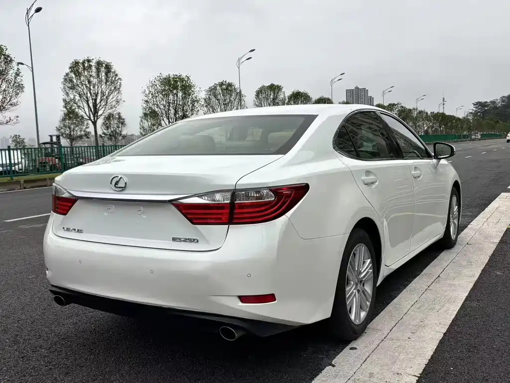 Lexus ES 2014