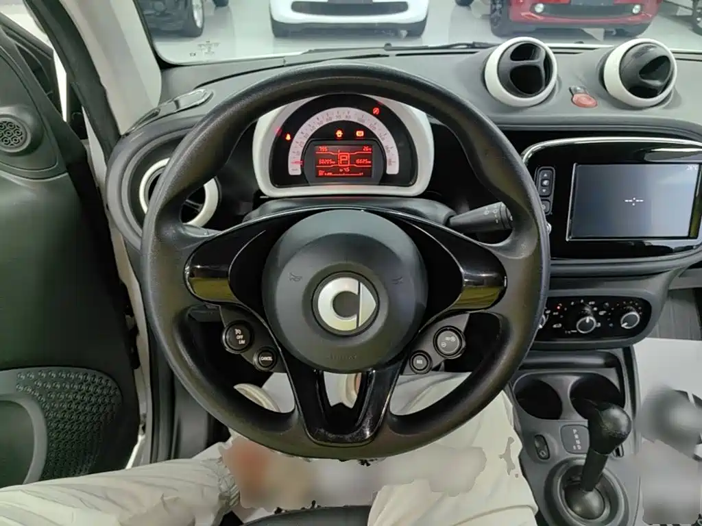 smart fortwo 2016 — фото 11