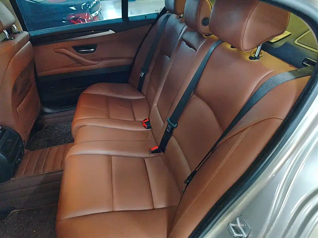 BMW 5 Series 2015 — фото 13