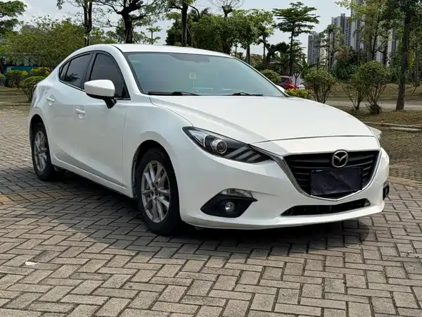Mazda 3 Axela 2016