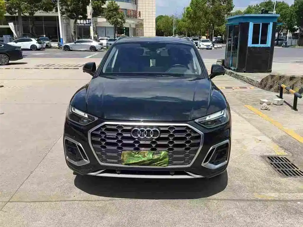 Audi Q5L 2023 — фото 1