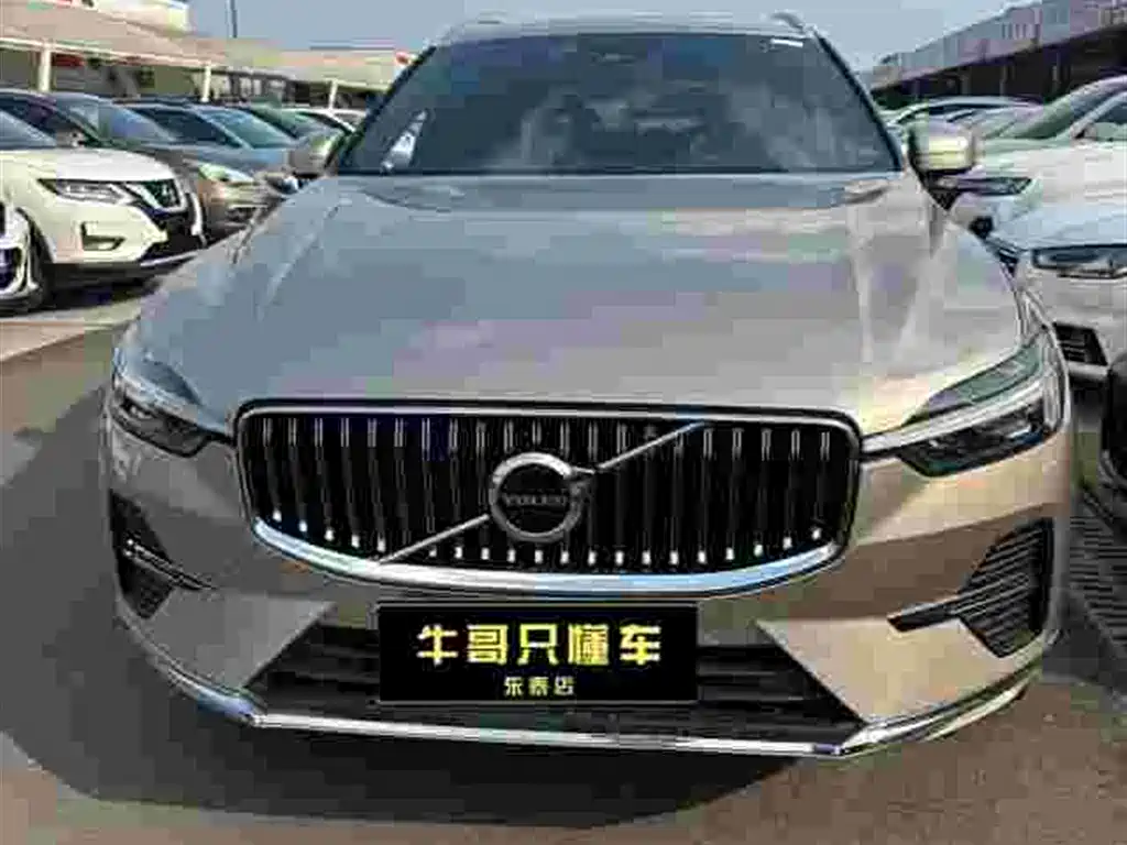 Volvo XC60 2023 — фото 2
