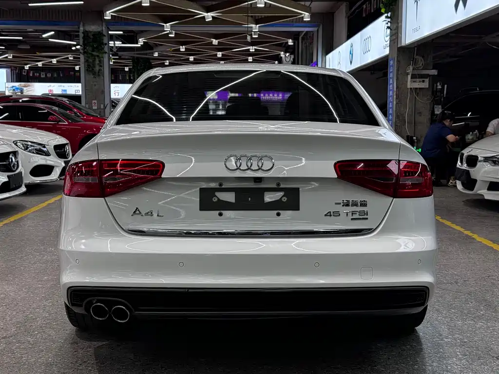 Audi A4L 2015 — фото 5