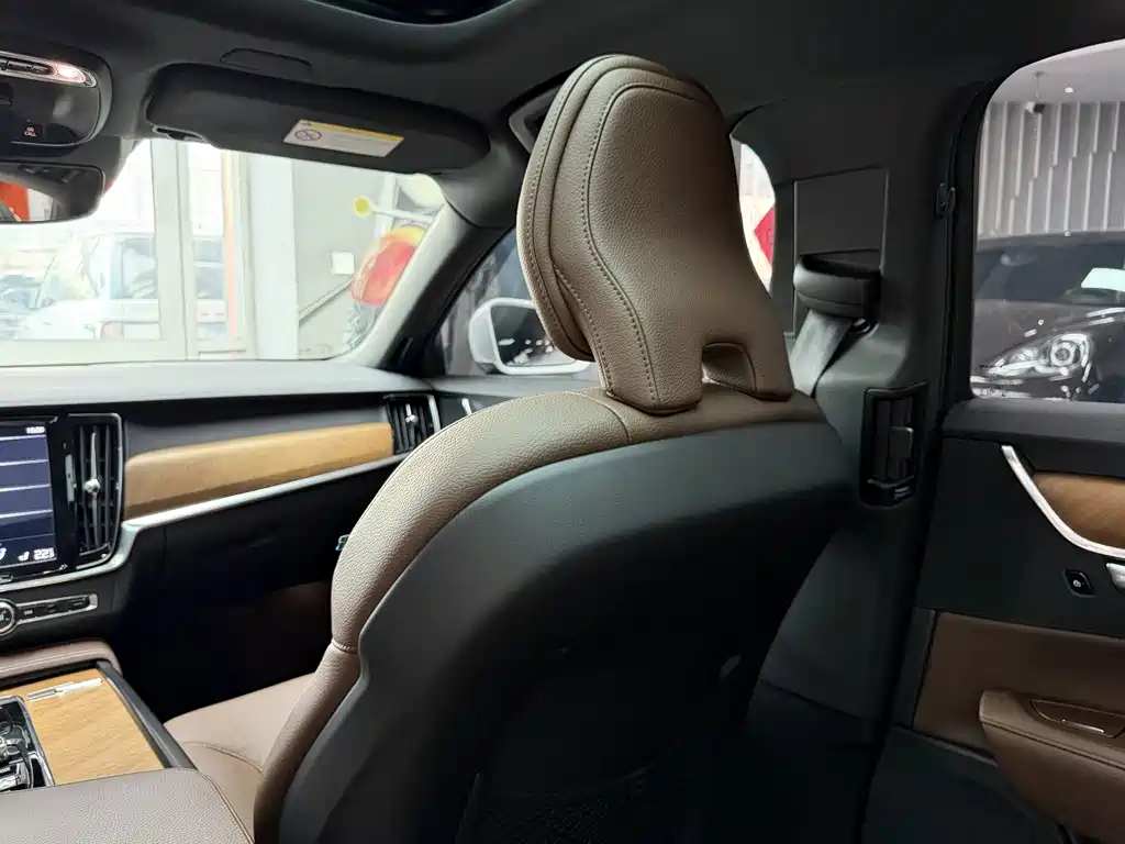Volvo S90 2021 — фото 11