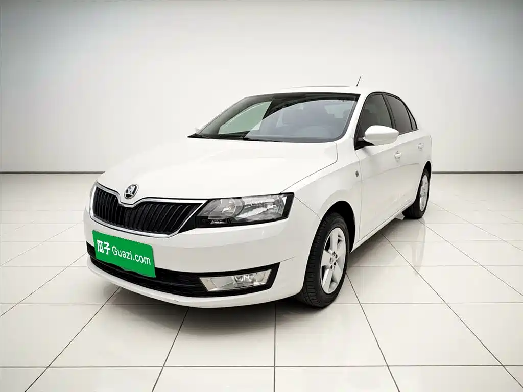 Skoda Rapid 2015 — фото 1