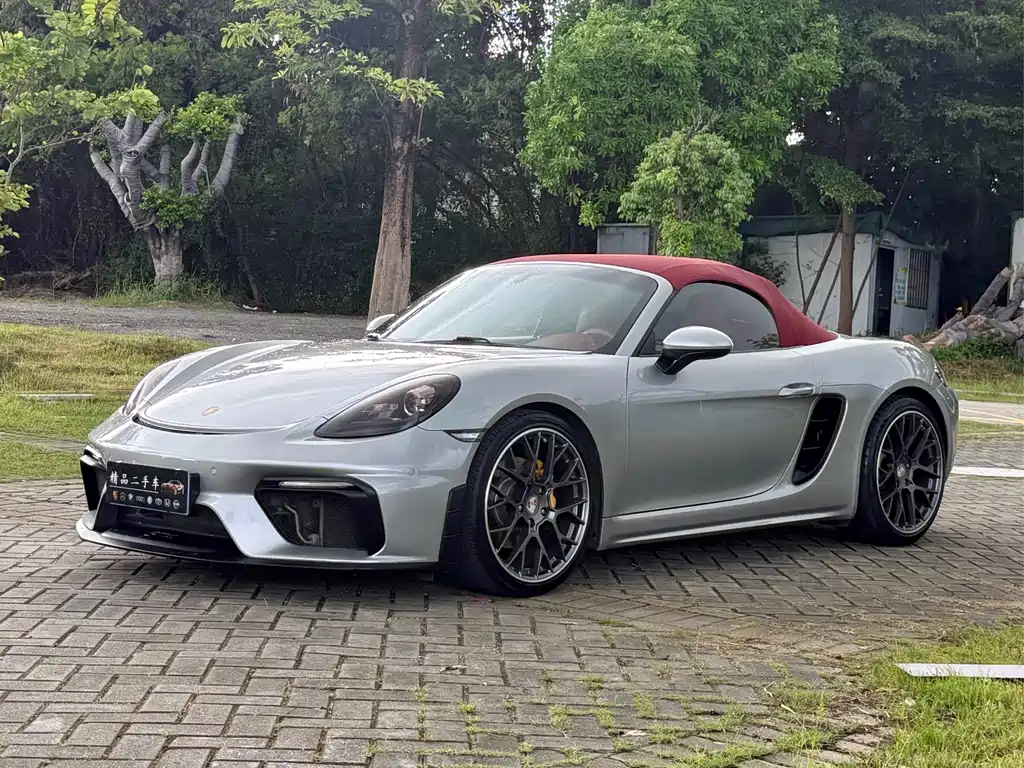 Porsche 718 2016