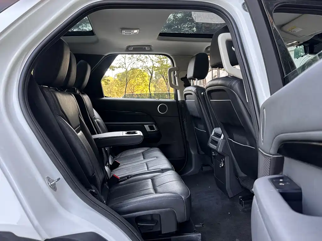 Land Rover Discovery 2019 — фото 14