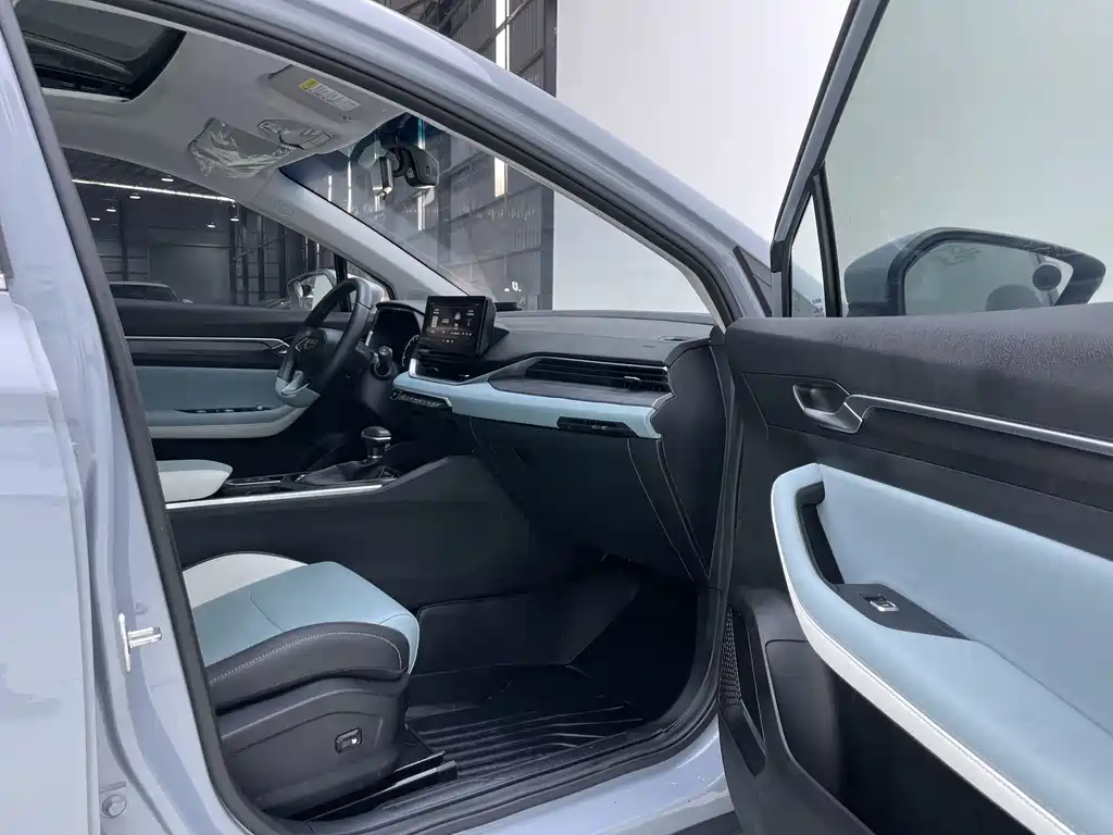 Geely Emgrand S 2024 — фото 25