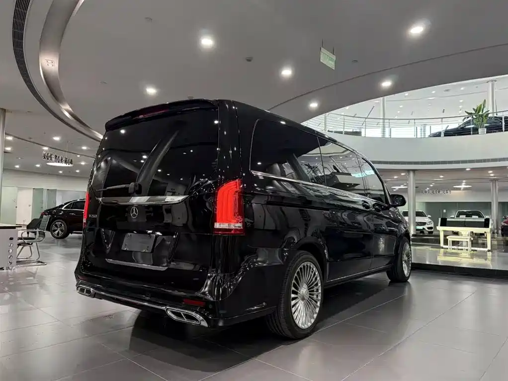 Mercedes-Benz V-Class 2020 — фото 7