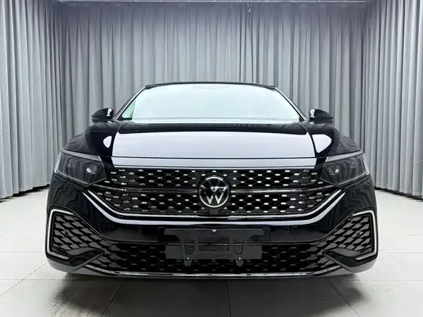 Volkswagen Passat 2023