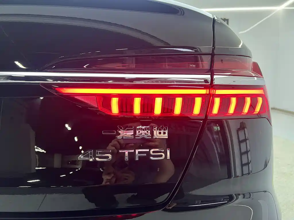 Audi A6L 2021 — фото 25
