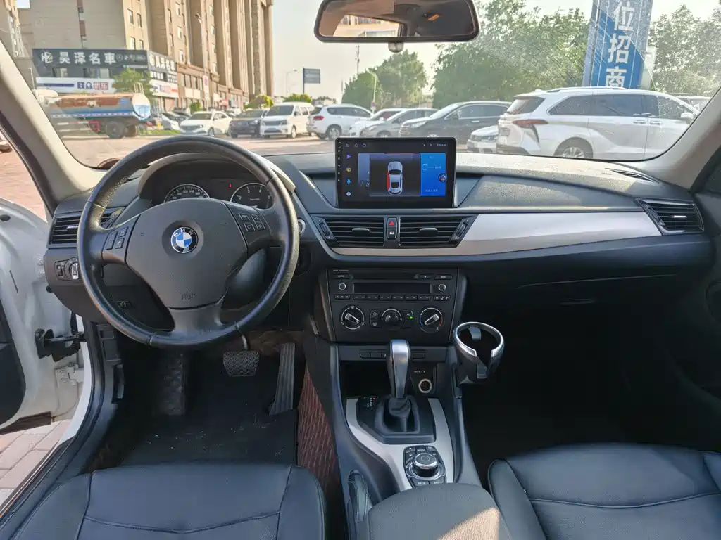 BMW X1 2014 — фото 9