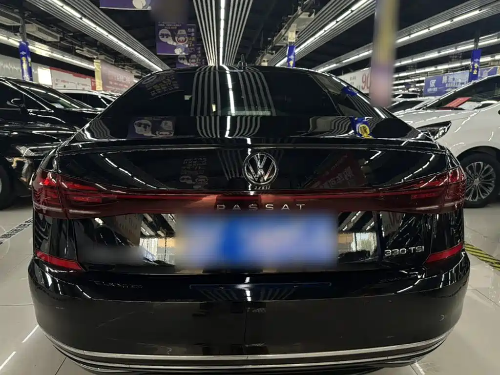 Volkswagen Passat 2023 — фото 11