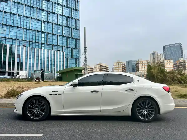 Maserati Ghibli 2022