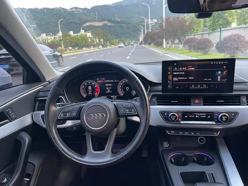 Audi A4L 2020 — фото 11