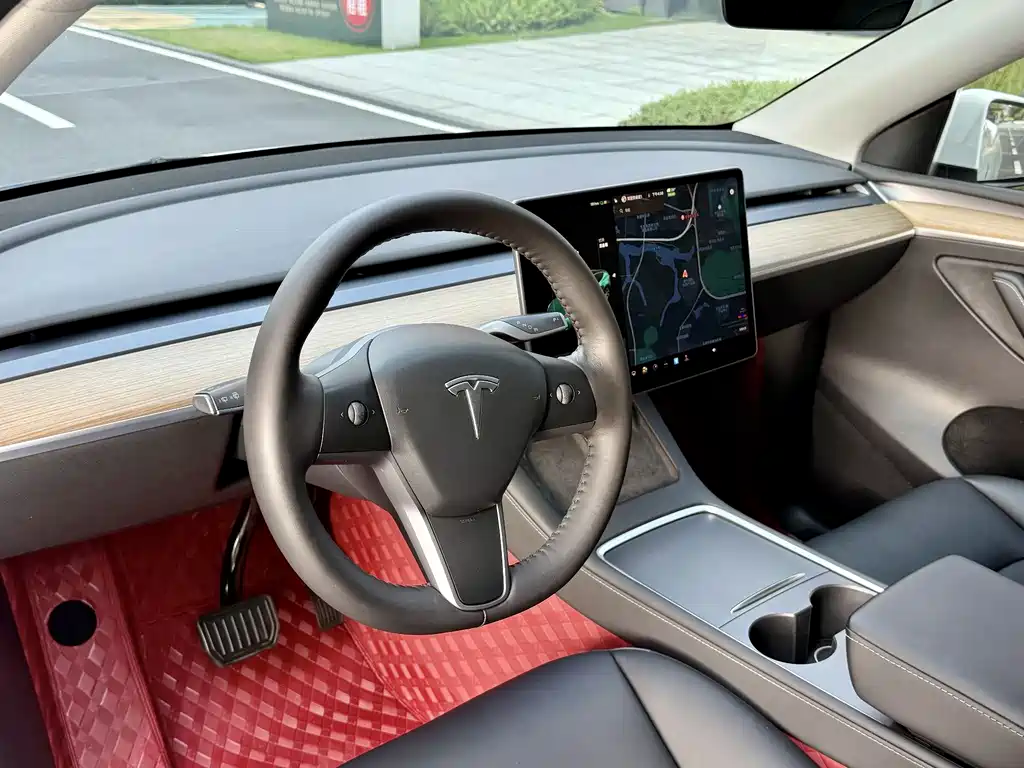 Tesla Model Y 2022 — фото 10