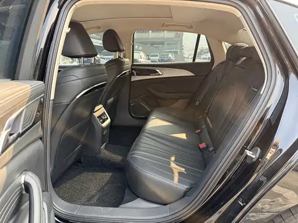 Hongqi H5 2023