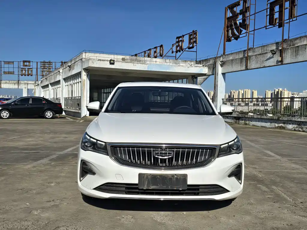 Geely Emgrand 2022 — фото 2