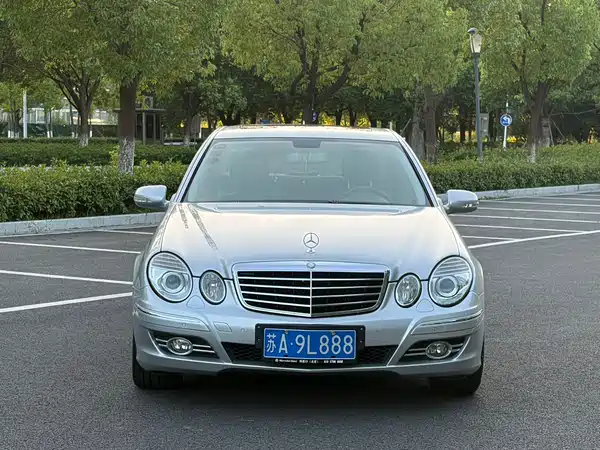 Mercedes-Benz E-Class 2009