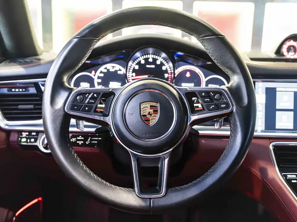 Porsche Panamera 2019 — фото 17