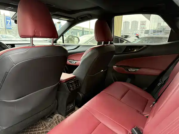 Lexus NX 2023