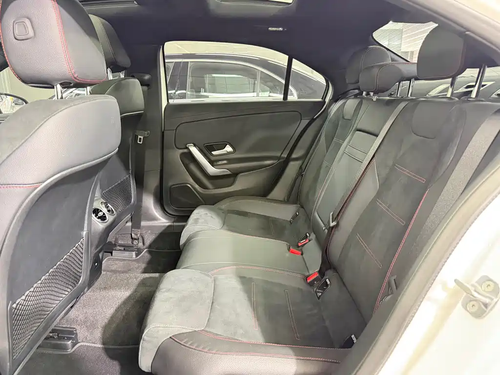 Mercedes-Benz A-Class 2024 — фото 15