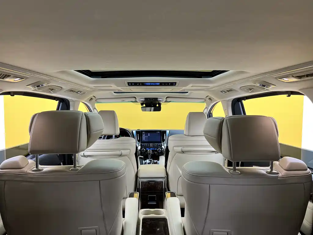 Toyota Alphard 2021 — фото 25