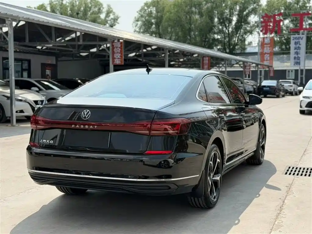 Volkswagen Passat 2025
