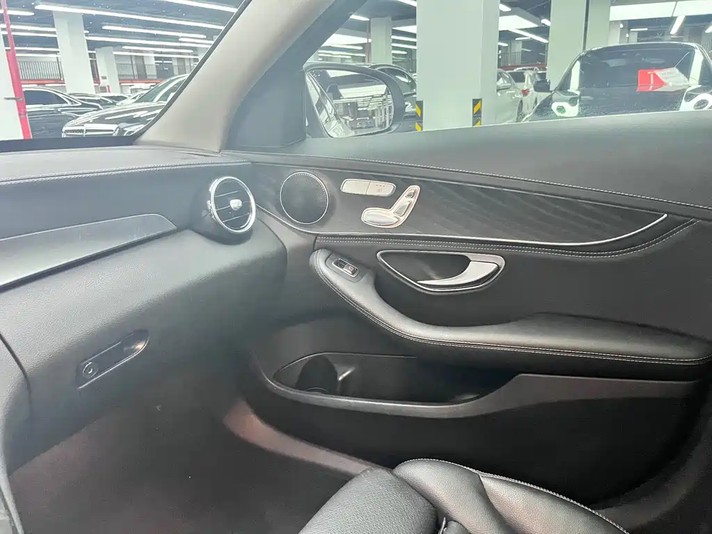 Mercedes-Benz C-Class 2020