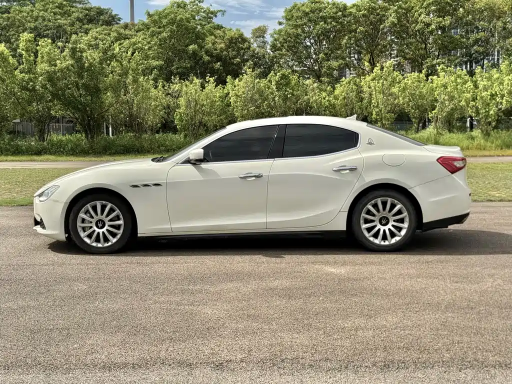 Maserati Ghibli 2014 — фото 19