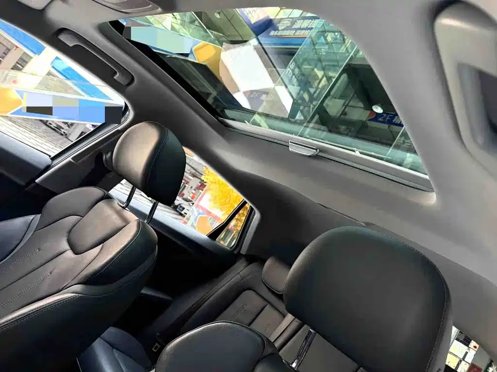 Audi Q2L 2023