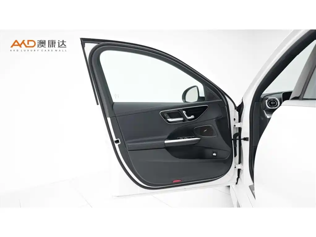 Mercedes-Benz C-Class 2022 — фото 10