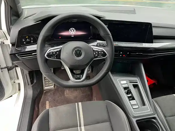 Volkswagen Golf 2021