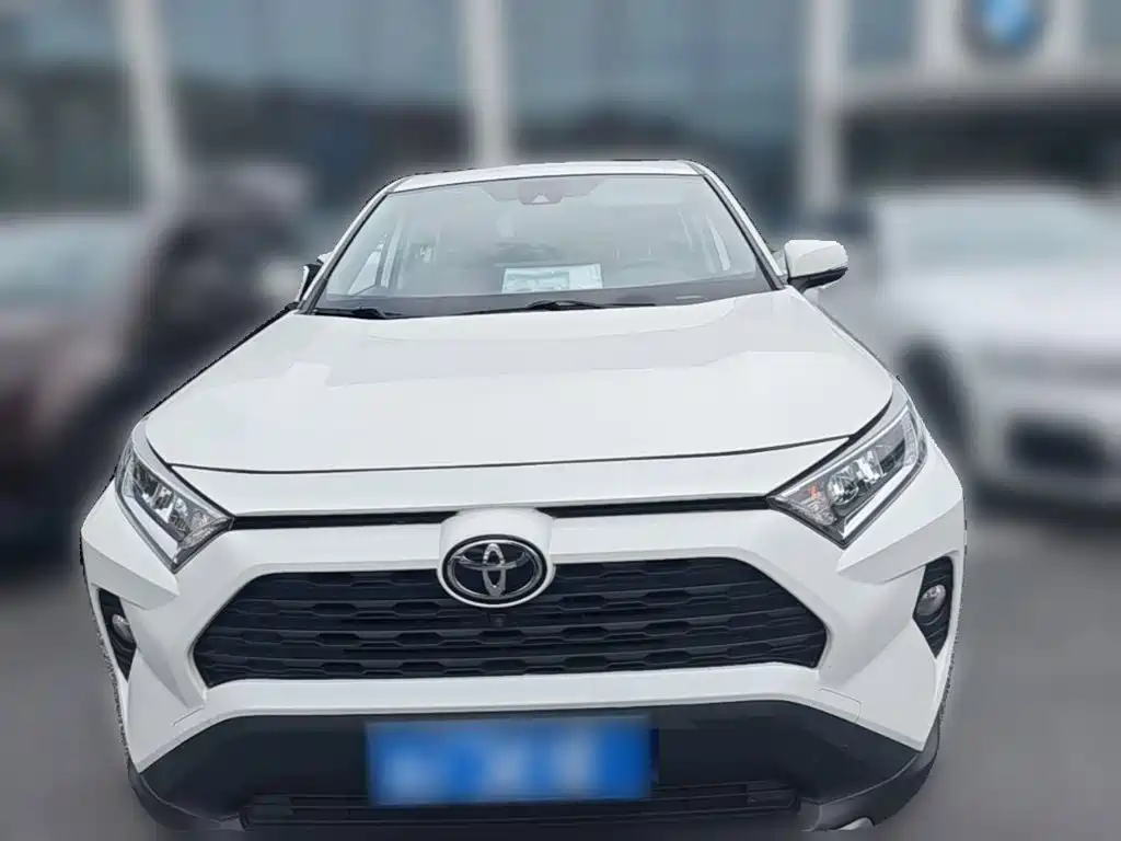 Toyota RAV4 2020 — фото 24