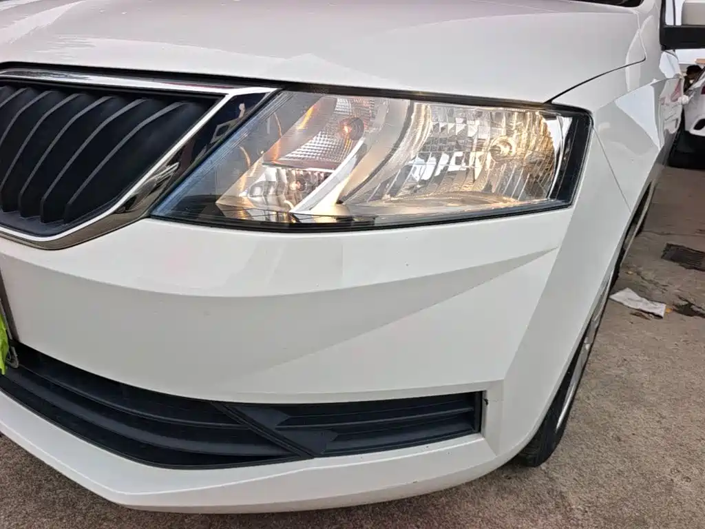 Skoda Rapid Spaceback 2019 — фото 24