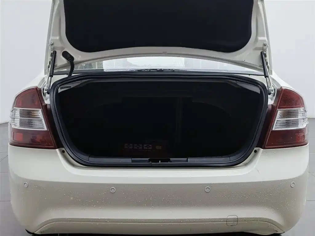 Ford Focus 2015 — фото 16