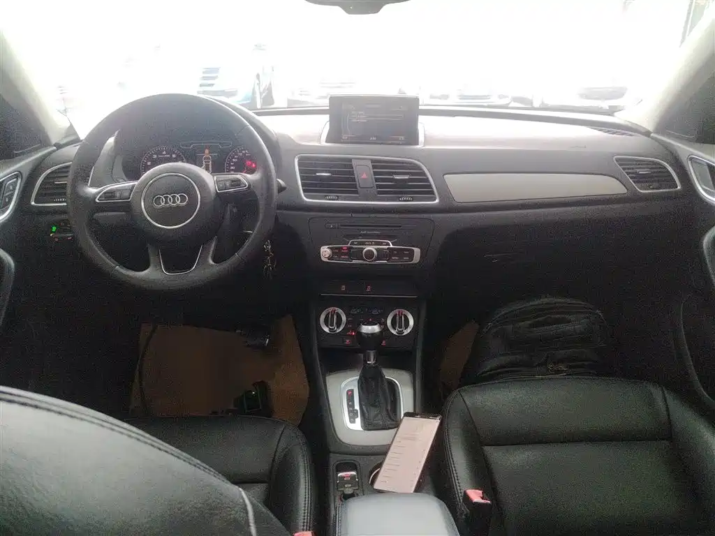 Audi Q3 2015 — фото 6