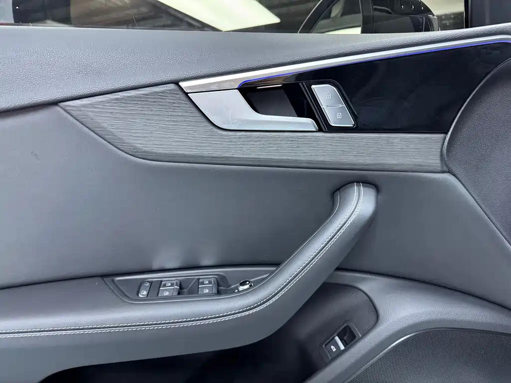 Audi A4L 2025