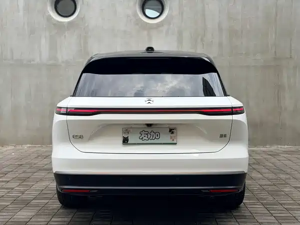 NIO ES8 2024