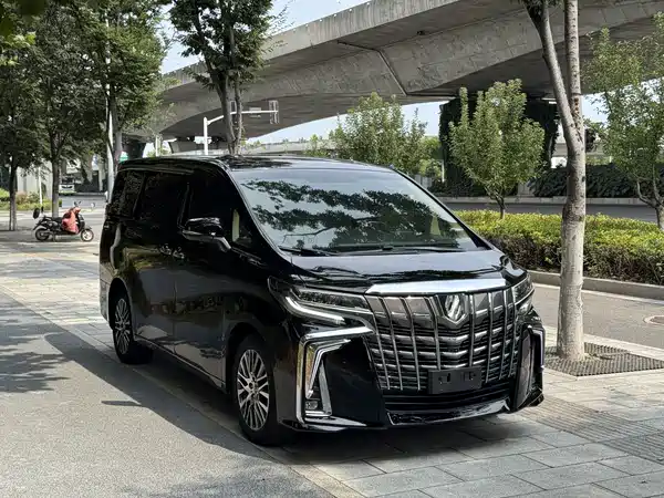 Toyota Alphard 2015