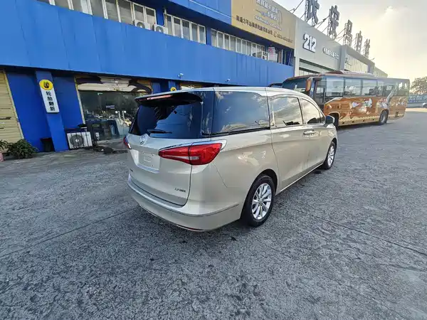 Buick GL8 2017