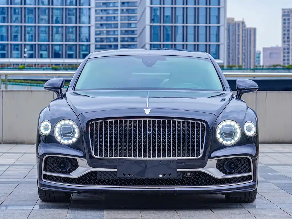 Bentley Flying Spur PHEV 2023 — фото 3