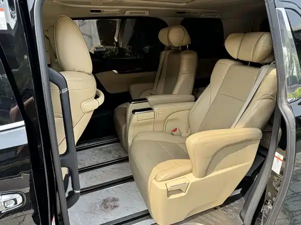 Toyota Alphard 2015