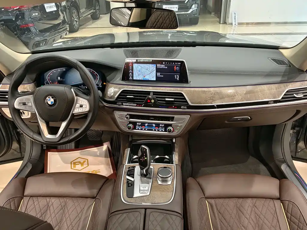 BMW 7 Series 2020 — фото 10