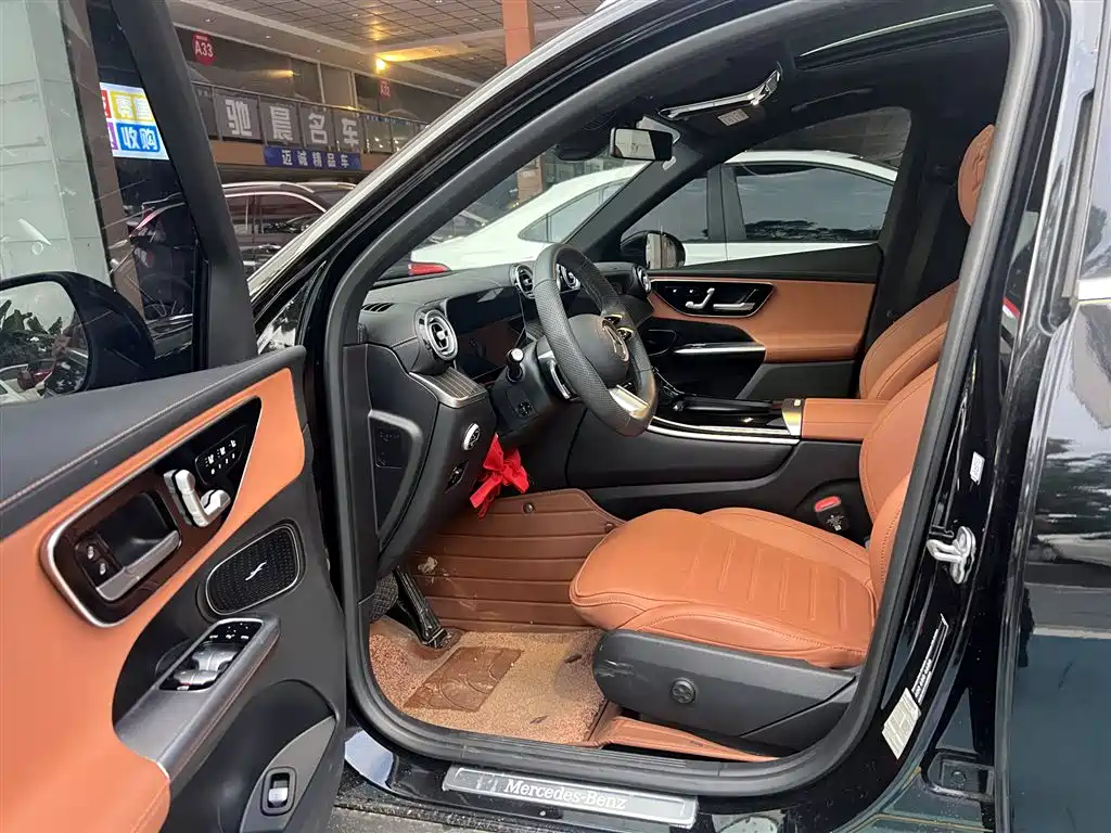Mercedes-Benz GLC 2025