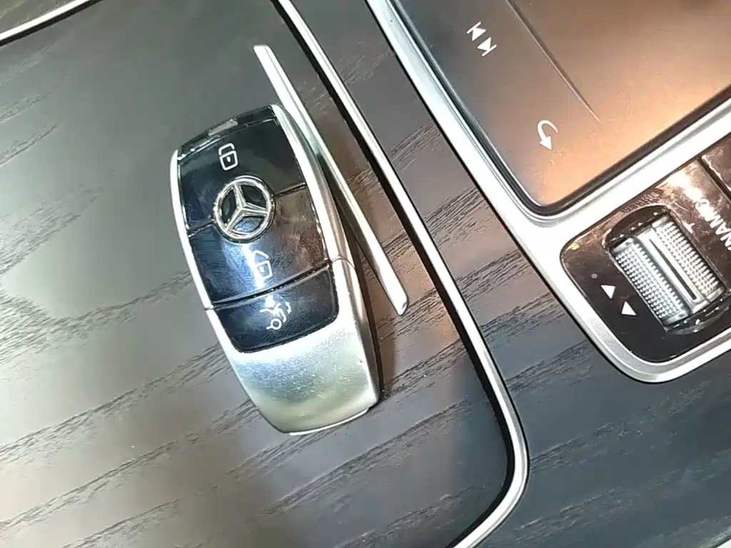 Mercedes-Benz E-Class 2020 — фото 9