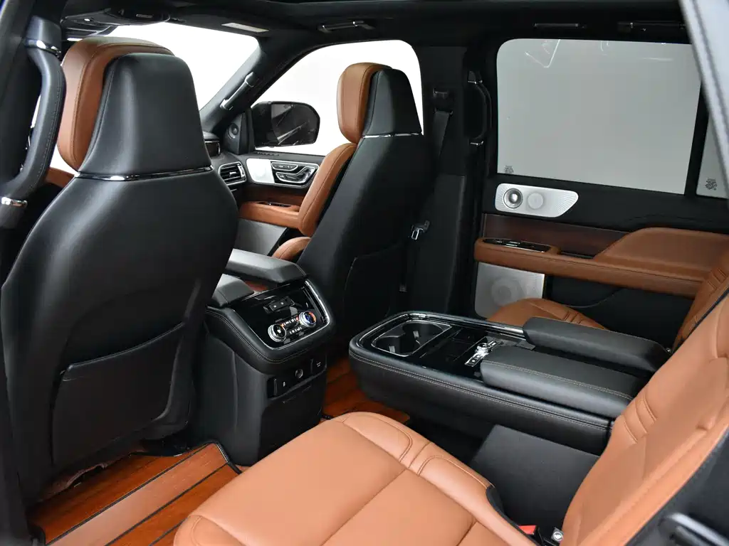 Lincoln Navigator 2020 — фото 15
