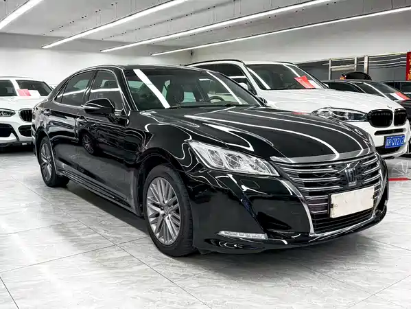 Toyota Crown 2017