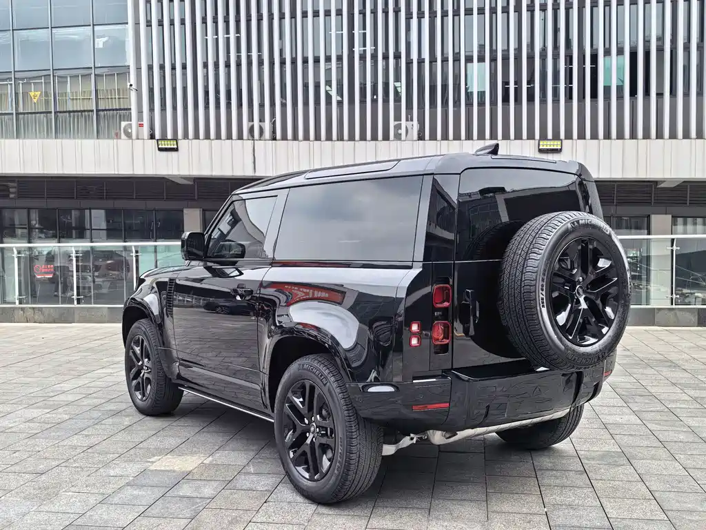 Land Rover Defender 2023 — фото 14