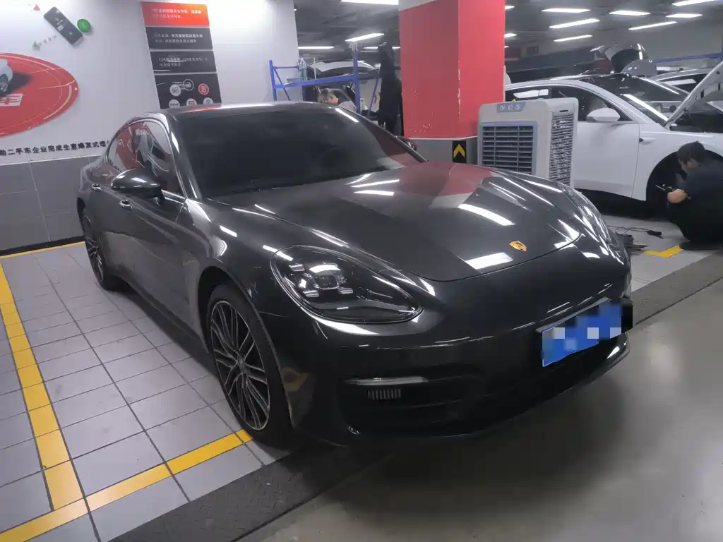 Porsche Panamera 2022